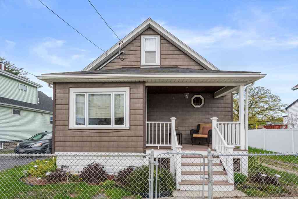 Homes For Sale - 22 Davis St<br/> Middlesex County, Malden, MA 02148