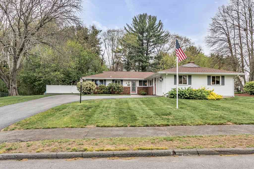 Homes For Sale - 26 Reservoir Dr<br/> Danvers, MA 01923
