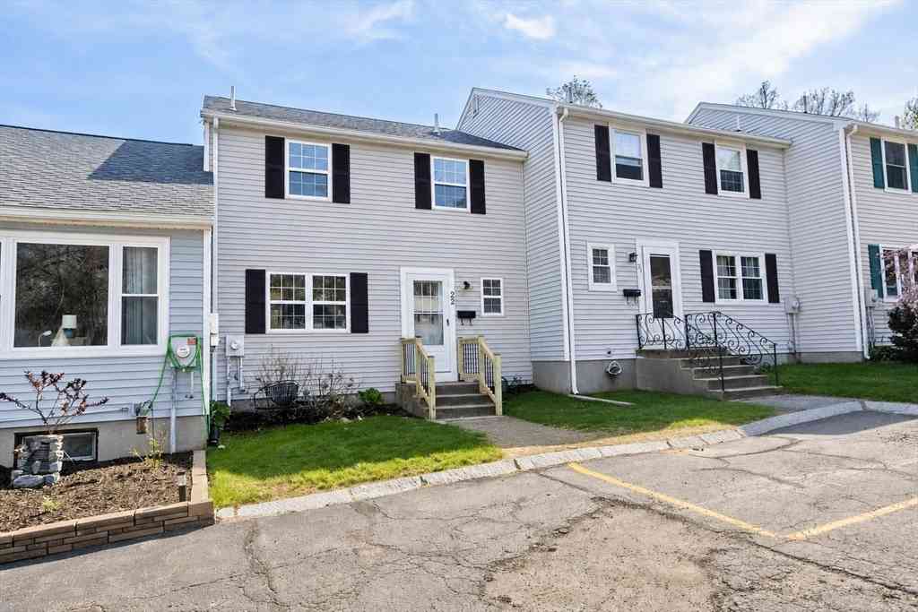 Condo For Sale - 22 Warebrook Vlg #22<br/> Ware, MA 01082