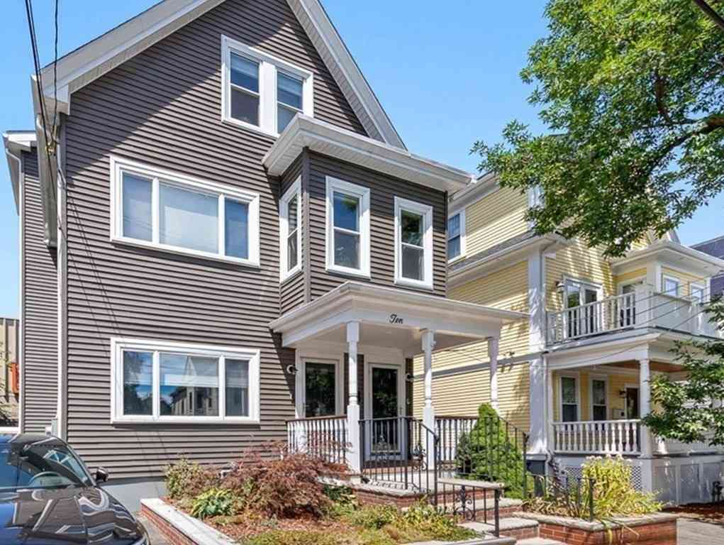 Condo For Sale - 10 Grant St #2<br/> Somerville, MA 02145
