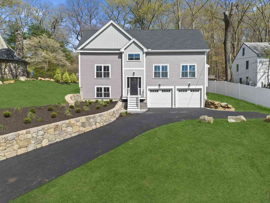 Homes For Sale - 301 Maple<br/> Shrewsbury, MA 01545