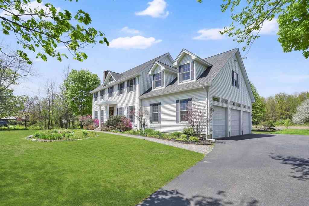 Homes For Sale - 45 Pomeroy Meadow Rd<br/> Hampshire County, Southampton, MA 01073