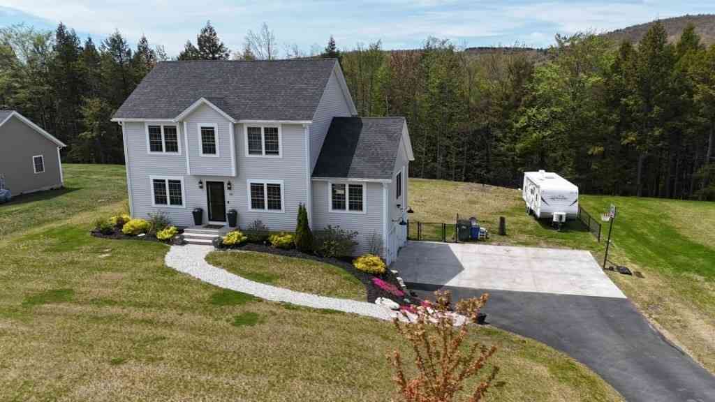 Homes For Sale - 110 Kennybeck Ct<br/> New Ipswich, NH 03071