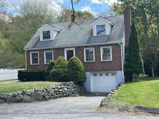 Homes For Sale - 14 Locust St<br/> Middlesex County, Woburn, MA 01801