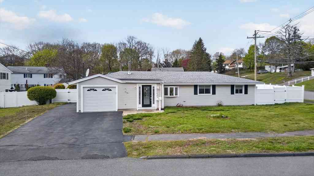 Homes For Sale - 1 Reed Rd<br/> Essex County, Peabody, MA 01960