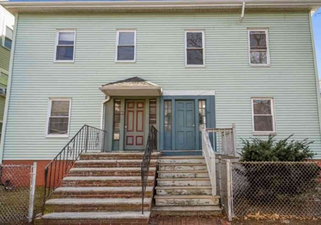 Condo For Rent - 64 Elm St #APT 2<br/> Cambridge, MA 02139