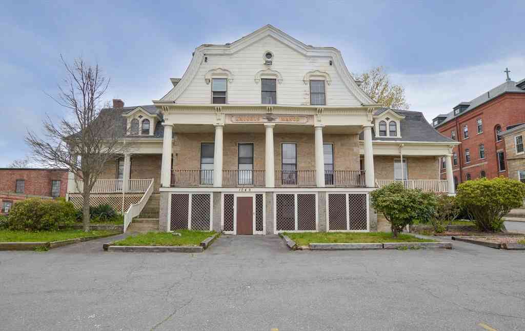 Apartment For Rent - 1049 Pleasant Street #7<br/> Bristol County, New Bedford, MA 02740