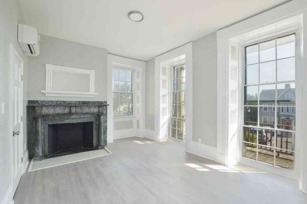 Apartment For Rent - 1049 Pleasant St #2<br/> Bristol County, New Bedford, MA 02740