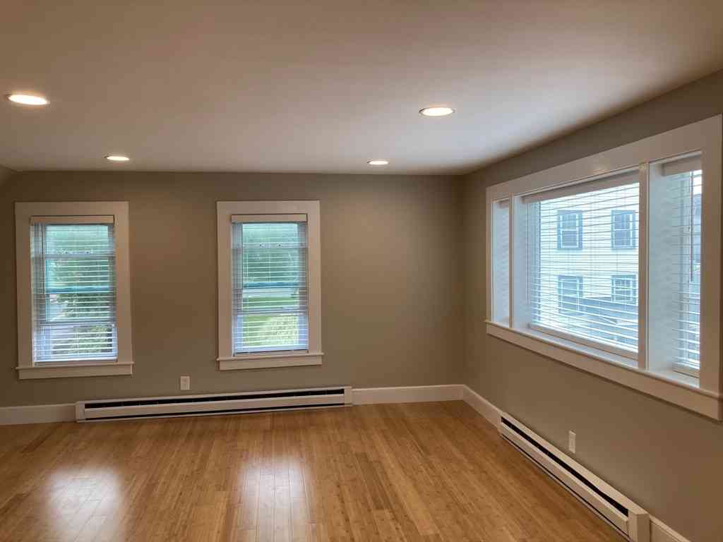 Apartment For Rent - 6 School #2<br/> Topsfield, MA 01983