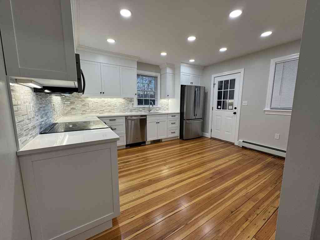 Homes For Rent - 23 Seaview St #23<br/> Plymouth, MA 02360