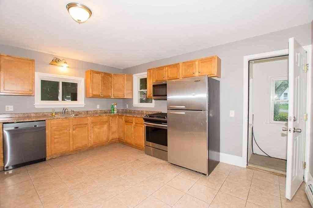 Homes For Rent - 75 Hammond St #1<br/> Bridgewater, MA 02324