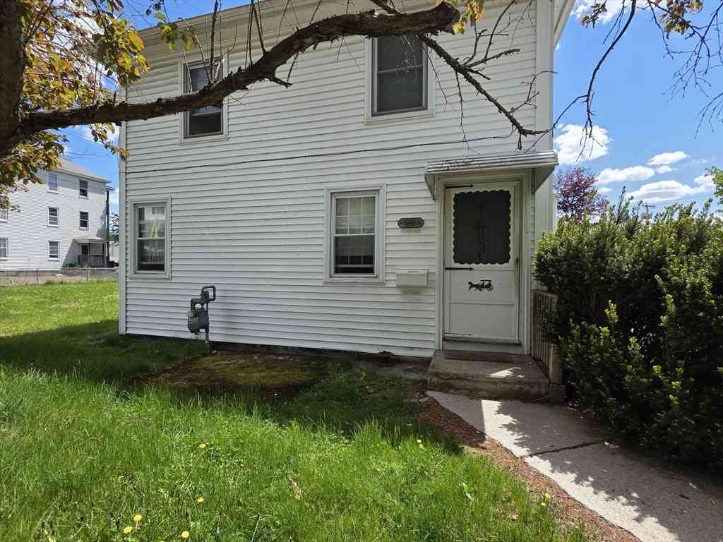 Apartment For Rent - 27 Cross Street #1<br/> Grafton, MA 01560