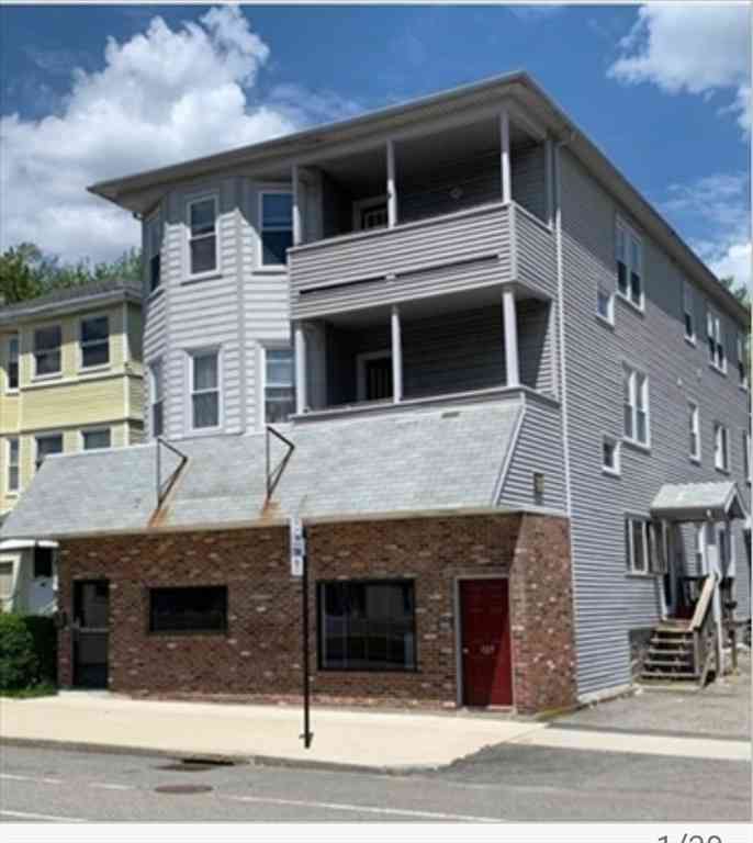 Apartment For Rent - 125 Hamilton Street #2<br/> Worcester, MA 01604