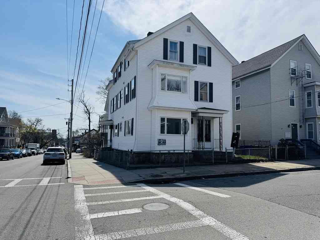 Apartment For Rent - 631 Walnut St #1<br/> Fall River, MA 02720