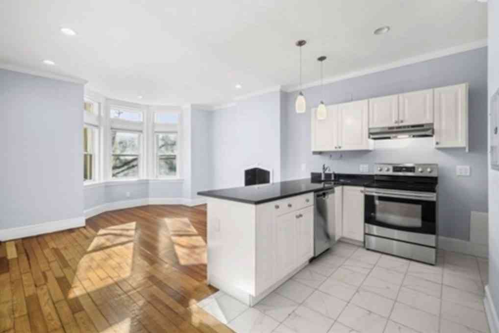 Condo For Rent - 1834 Beacon St #5<br/> Brookline, MA 02445