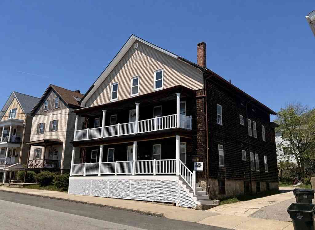 Homes For Rent - 630 Maple St<br/> Fall River, MA 02720