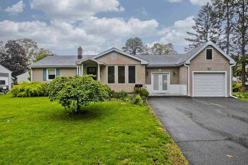 Homes For Sale - 36 Noel Stret<br/> Hampshire County, South Hadley, MA 01075