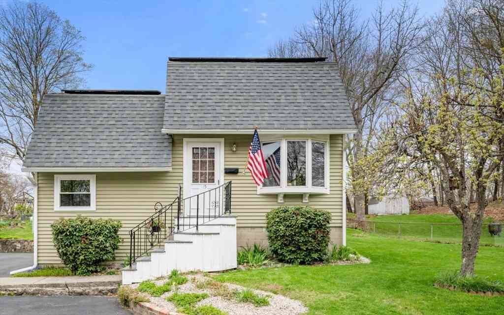 Homes For Sale - 15 Waterman<br/> Auburn, MA 01501