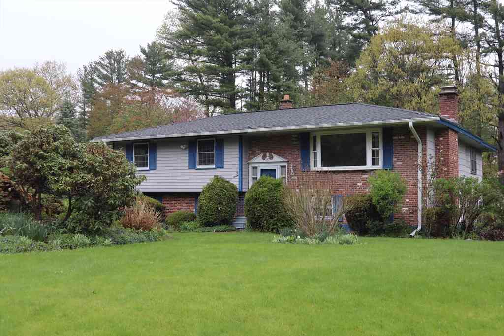 Homes For Sale - 15 Dakota Dr<br/> Middlesex County, Chelmsford, MA 01824