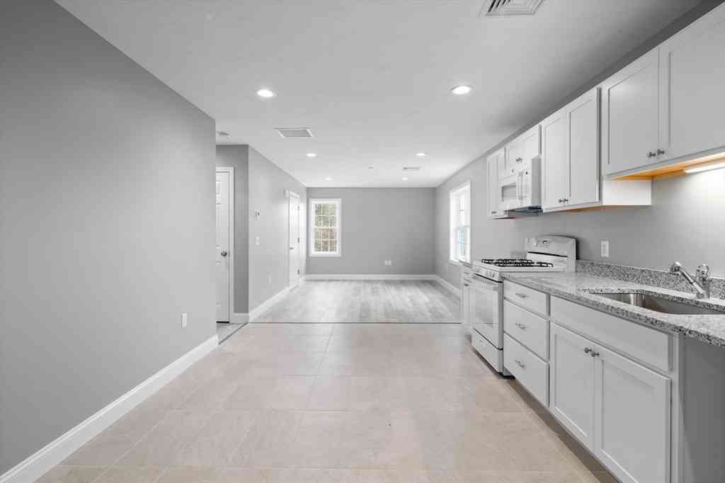 Apartment For Rent - 340 Scenic Hwy #202<br/> Bourne, MA 02532