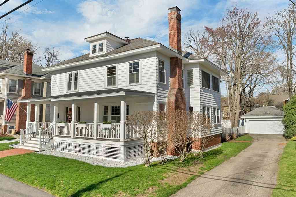Homes For Sale - 951 Chestnut St<br/> Manchester, NH 03104