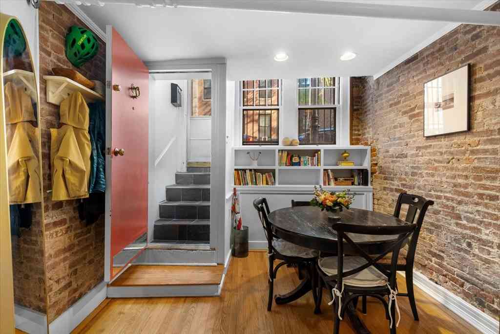 Condo For Sale - 76 Phillips St #A<br/> Boston, MA 02114