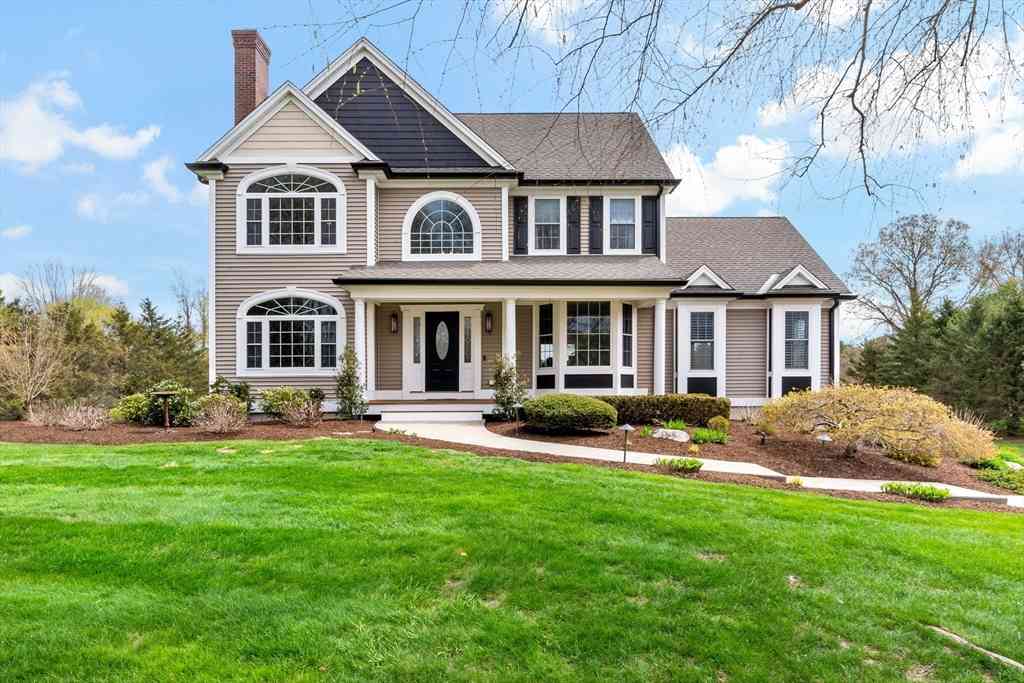 Homes For Sale - 9 Round Farm Rd<br/> Rehoboth, MA 02769