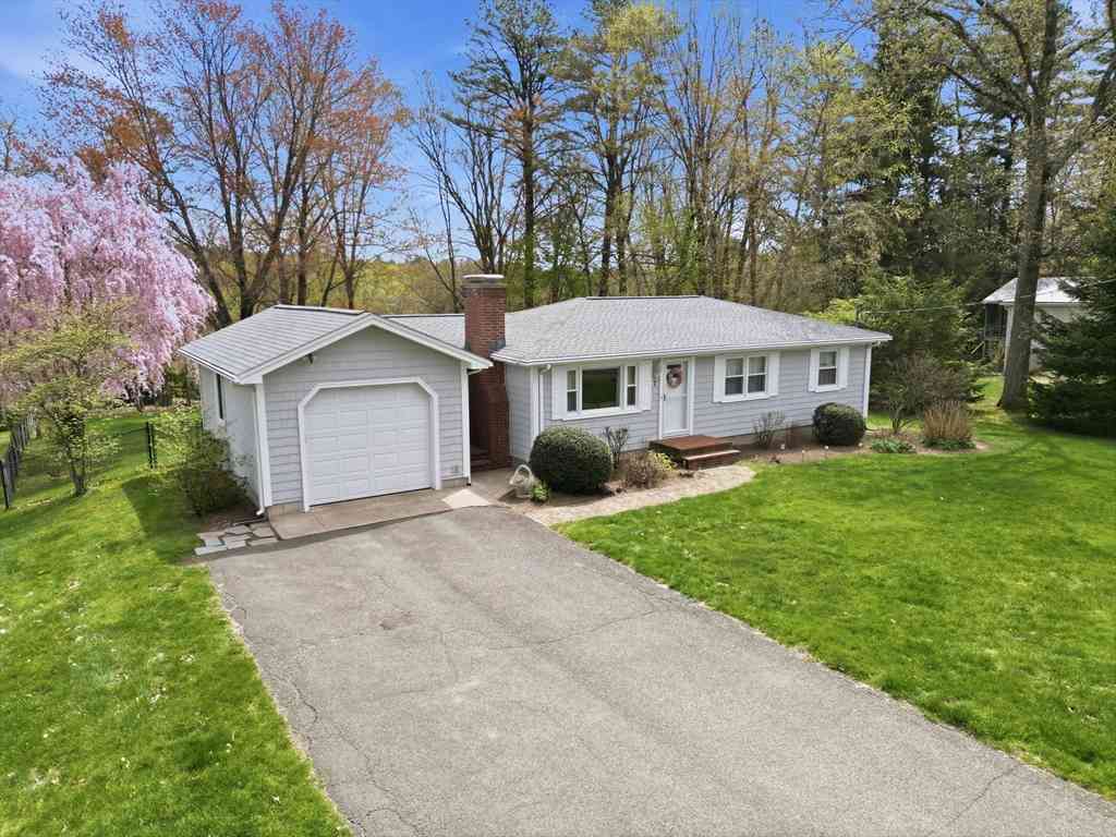 Homes For Sale - 7 Joseph Ave<br/> Westfield, MA 01085