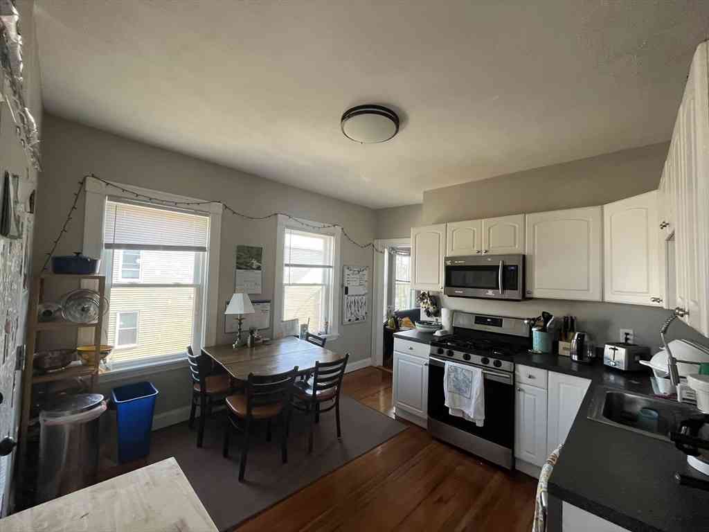 Apartment For Rent - 83 Beacon Street #2<br/> Somerville, MA 02143
