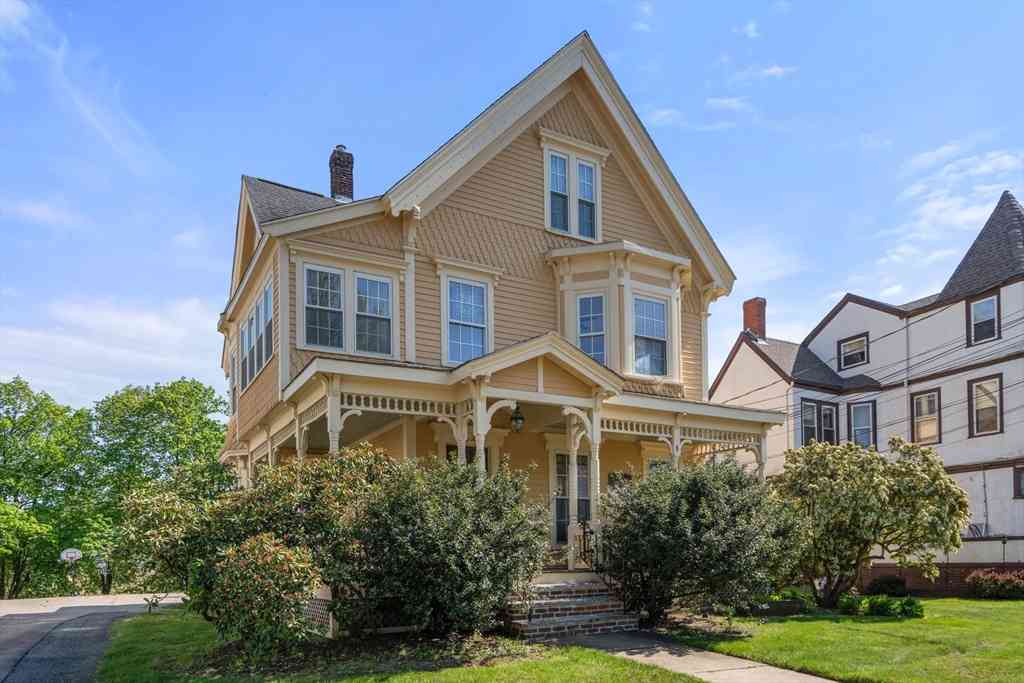 Homes For Sale - 55 Dean Ave<br/> Franklin, MA 02038