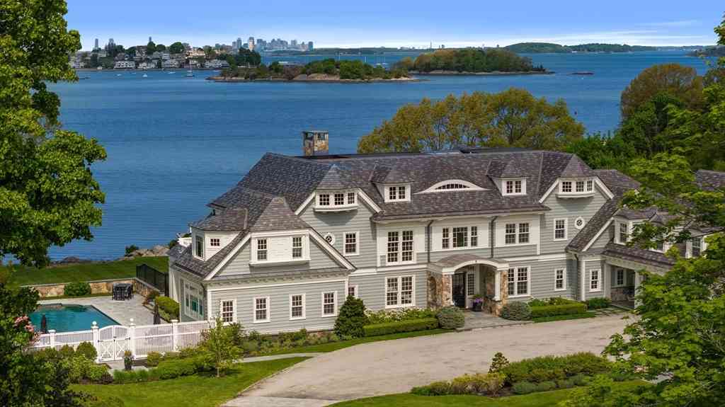 Homes For Sale - 5 Bare Cove Ln<br/> Hingham, MA 02043