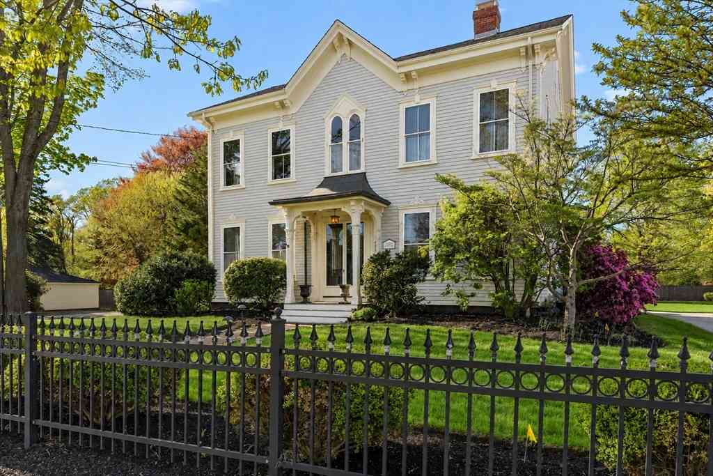 Homes For Sale - 403 Main St<br/> Hingham, MA 02043