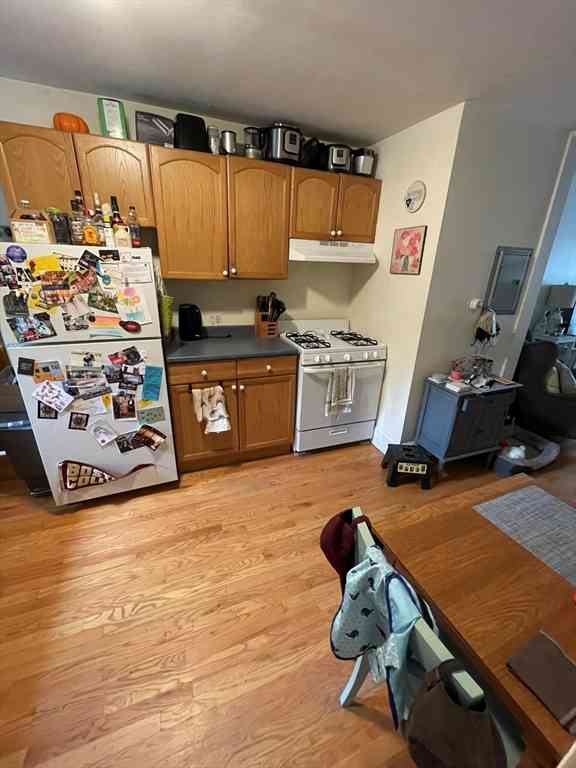 Apartment For Rent - 17 Bay #1R<br/> Cambridge, MA 02139