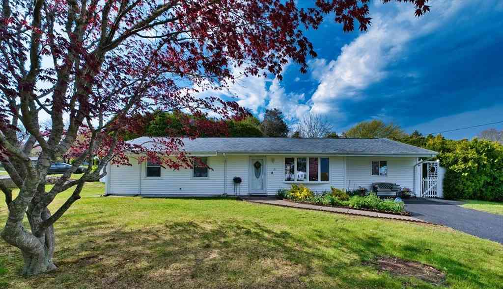 Homes For Sale - 15 Mishawum Dr.<br/> Dartmouth, MA 02748