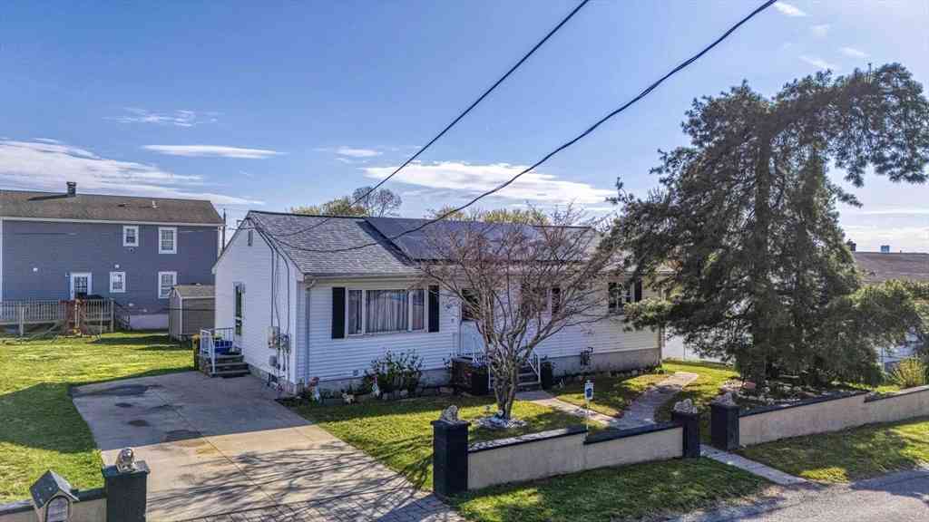 Homes For Sale - 321 Embert St<br/> Fall River, MA 02721