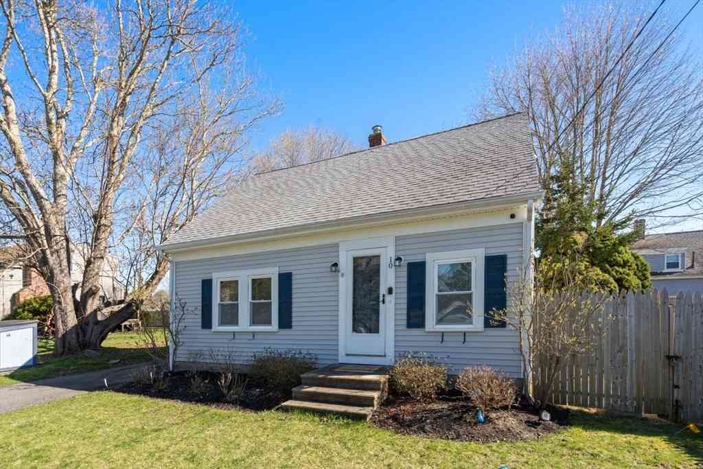 Homes For Sale - 10 Trenton St<br/> Yarmouth, MA 02673