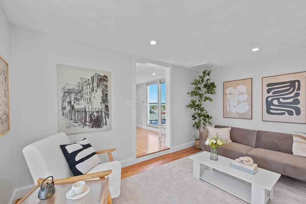 Condo For Sale - 3 Hillside #3<br/> Somerville, MA 02145