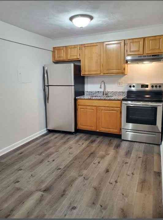 Apartment For Rent - 55 Elmwood Park #5<br/> Quincy, MA 02170