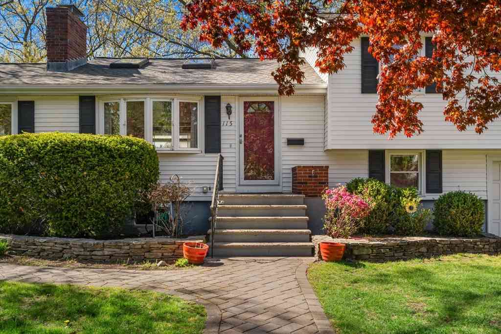Homes For Sale - 115 Albert Road<br/> Middlesex County, Newton, MA 02466