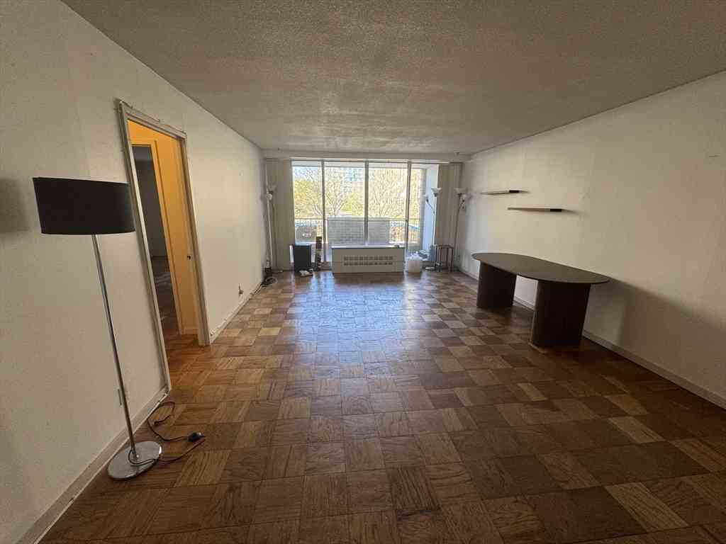 Condo For Rent - 77 Pond Ave #307<br/> Brookline, MA 02445