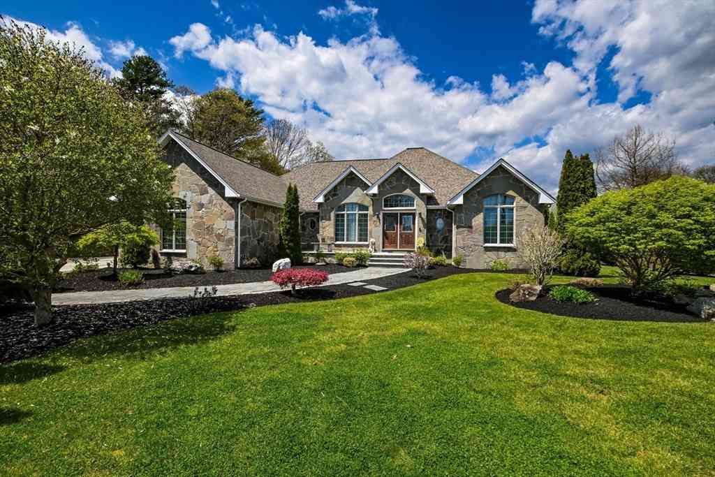 Homes For Sale - 219 Leonard St<br/> Bristol County, Acushnet, MA 02740
