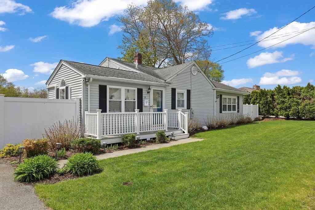 Homes For Sale - 34 Harbeck St<br/> Bristol County, Acushnet, MA 02743