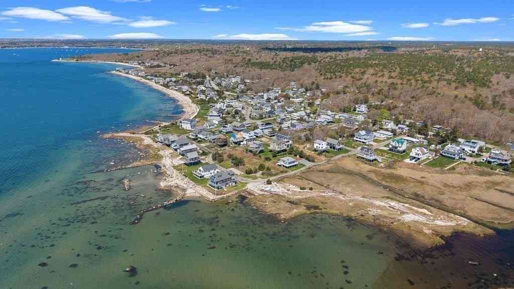 Homes For Sale - 17 Island St<br/> Plymouth County, Mattapoisett, MA 02739