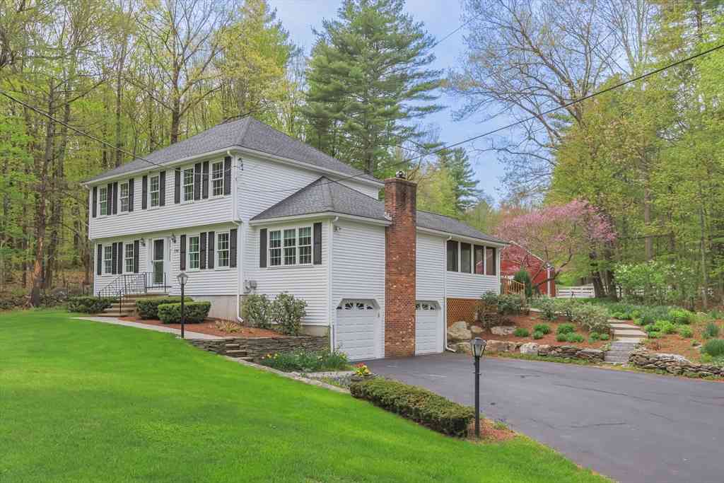 Homes For Sale - 118 Lawrence St<br/> Middlesex County, Pepperell, MA 01463