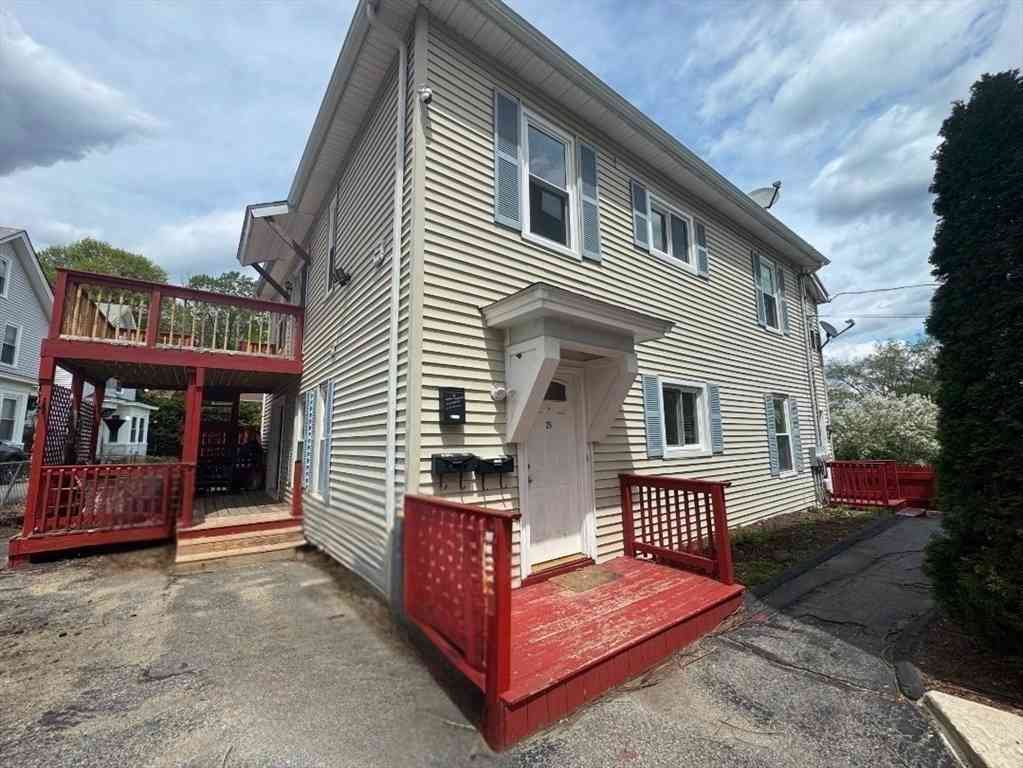 Apartment For Rent - 28 Vernon Ct #28<br/> Worcester County, Fitchburg, MA 01420