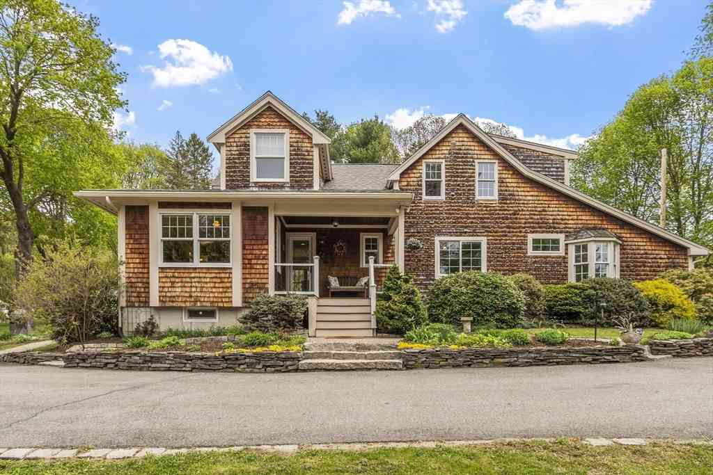 Homes For Sale - 2 Knox Ave<br/> Essex County, Groveland, MA 01834