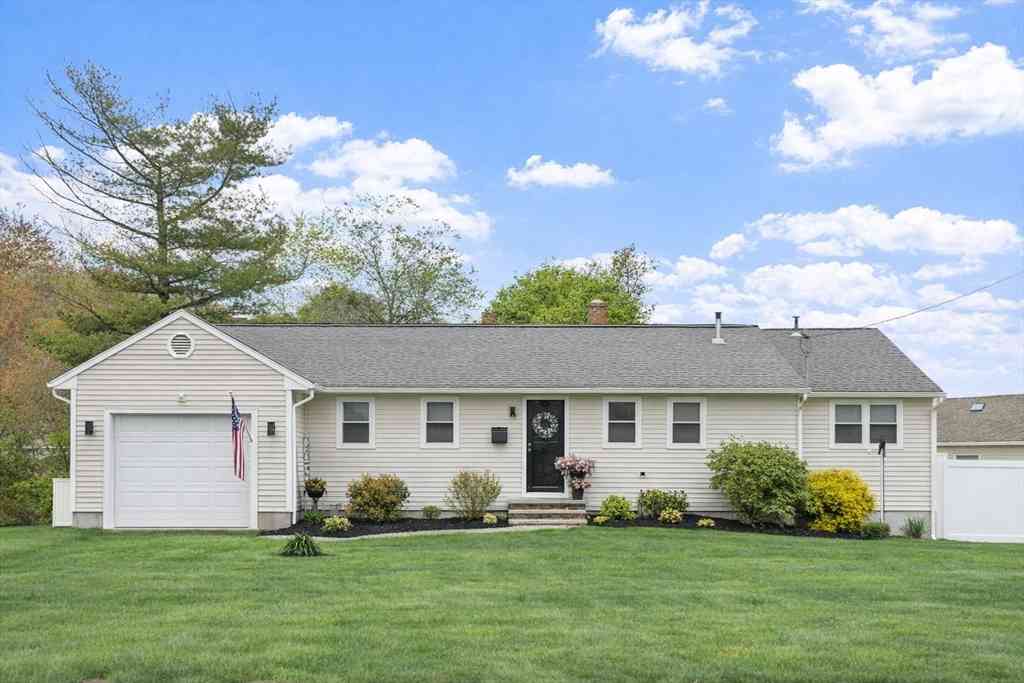 Homes For Sale - 23 Herrick Rd<br/> Essex County, Peabody, MA 01960