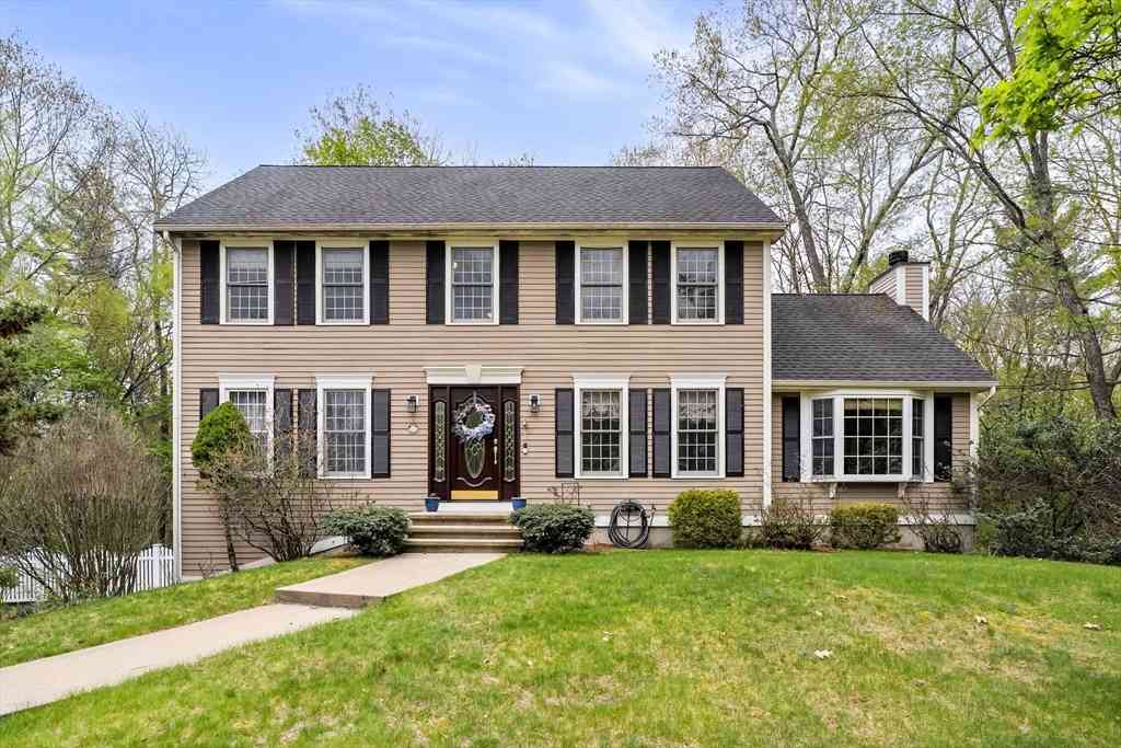 Homes For Sale - 18 W Parish Ridge Rd<br/> Haverhill, MA 01832