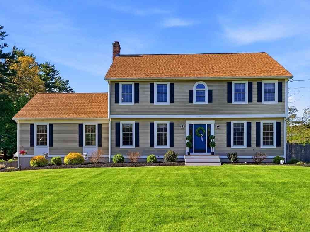 Homes For Sale - 17 Wildflower Cir<br/> Westfield, MA 01085
