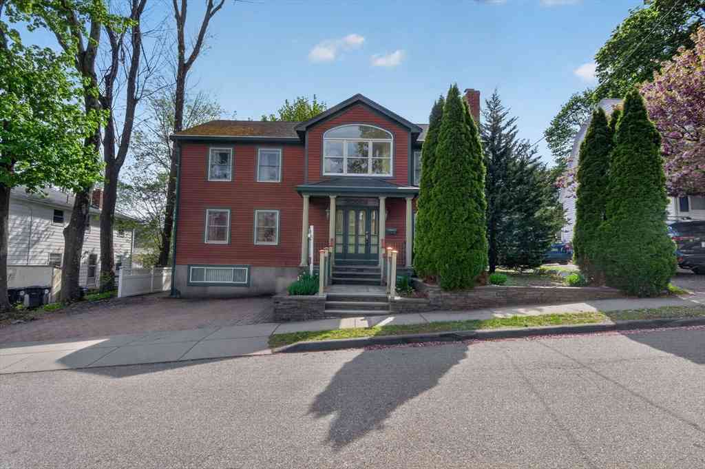 Homes For Sale - 8 Hawthorne St<br/> Watertown, MA 02472